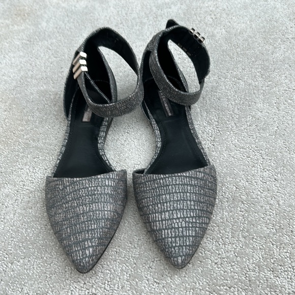 BCBG flats - Picture 3 of 4